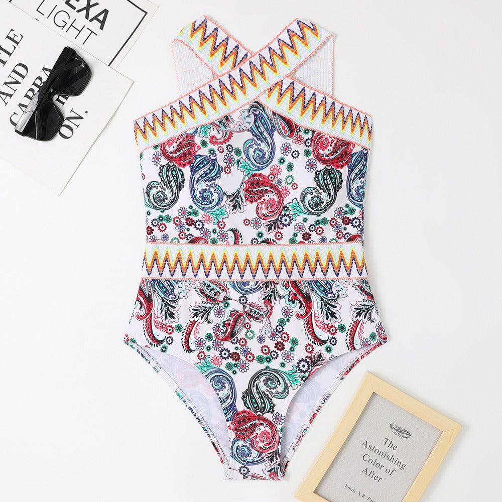 Jednoczęściowy strój kąpielowy z dekoltem typu halter i orientalnym wzorem paisley Roxana