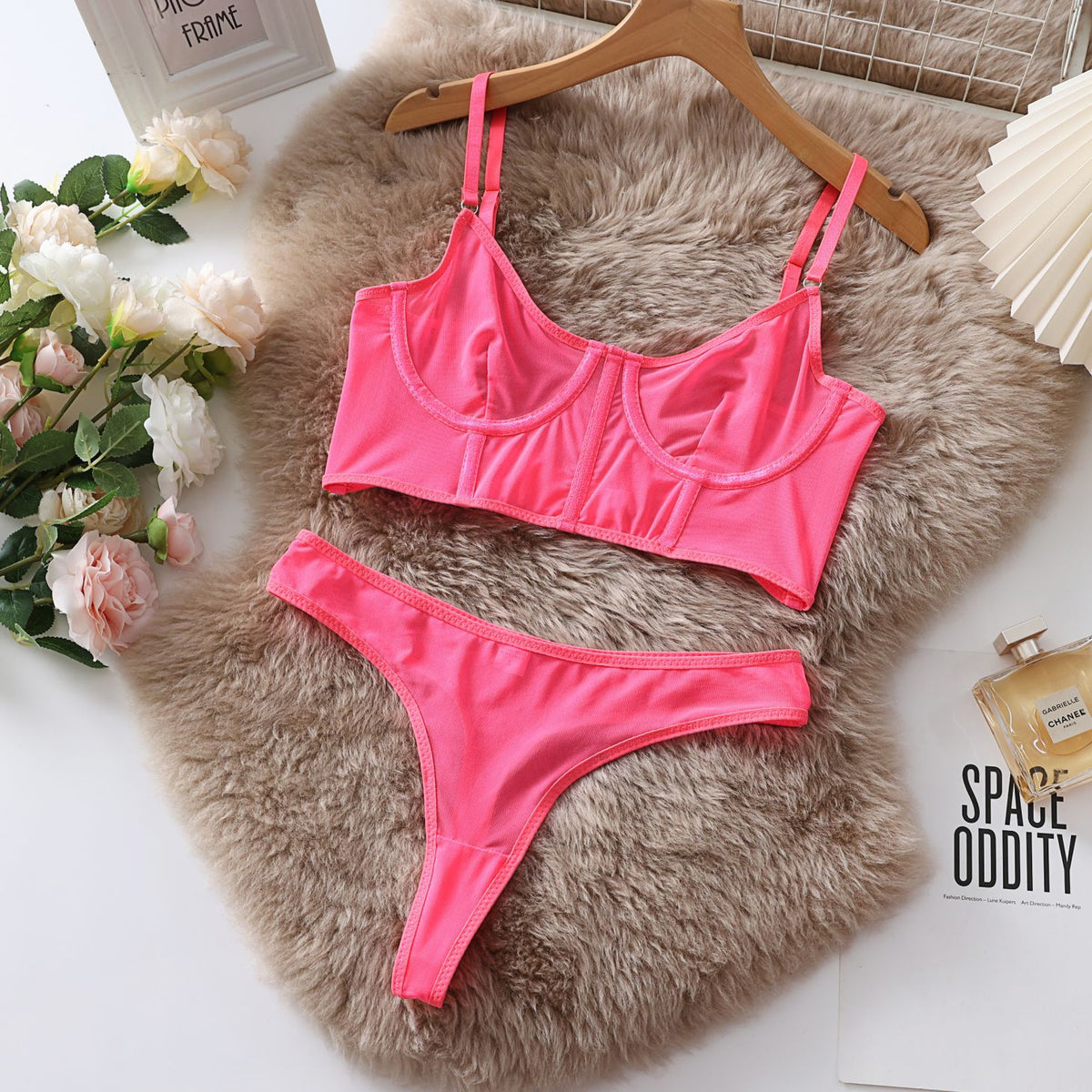 Przezroczysty komplet bielizny z koronki w kolorach neonowych Neonka Bright Pink