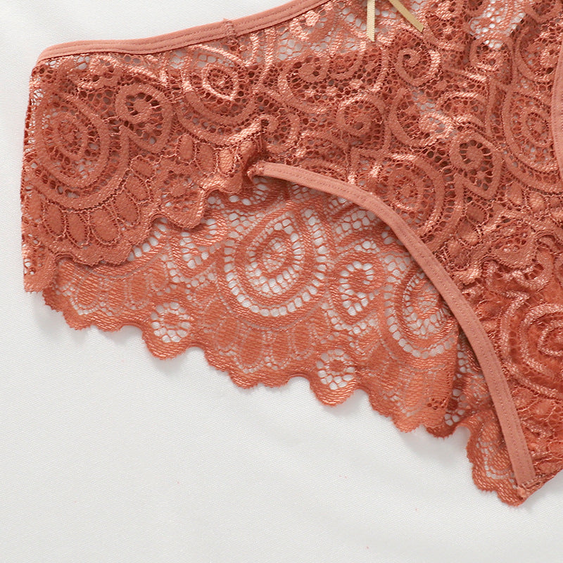 Figi z koronki na romantyczne okazje Roni