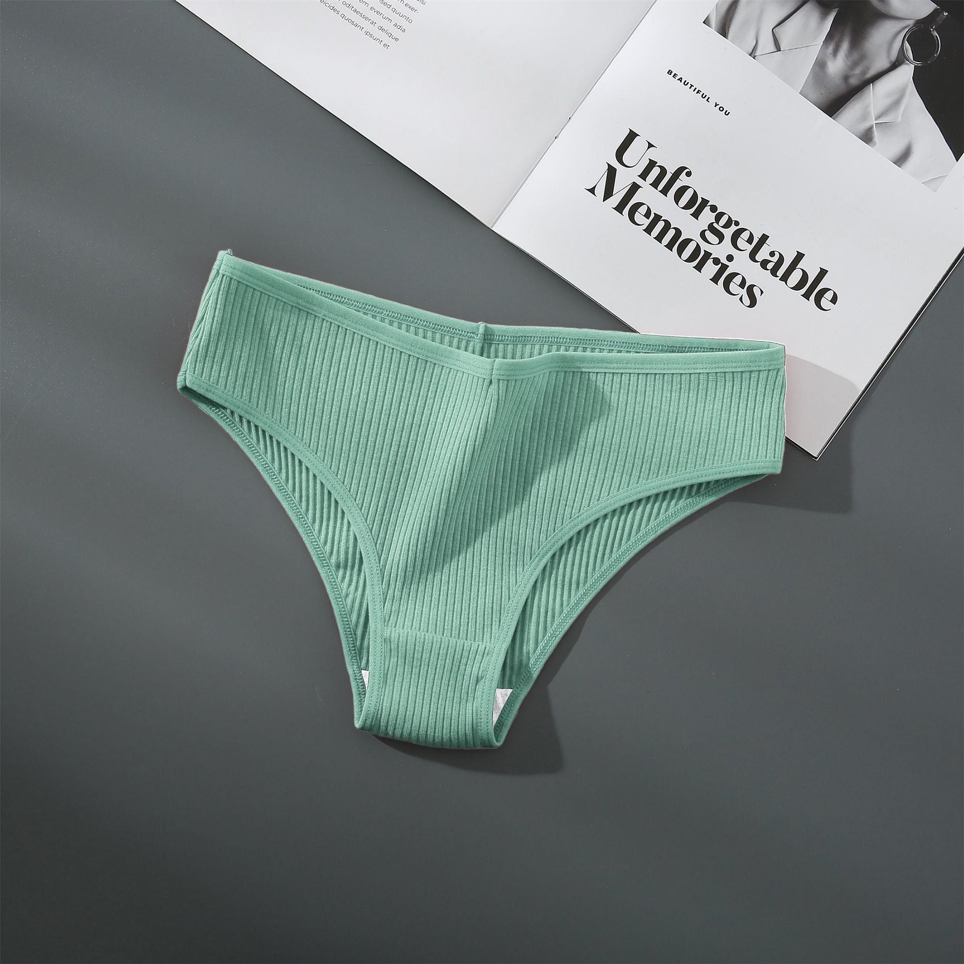 Figi z prążkowanego materiału średni stan Betti Zielony