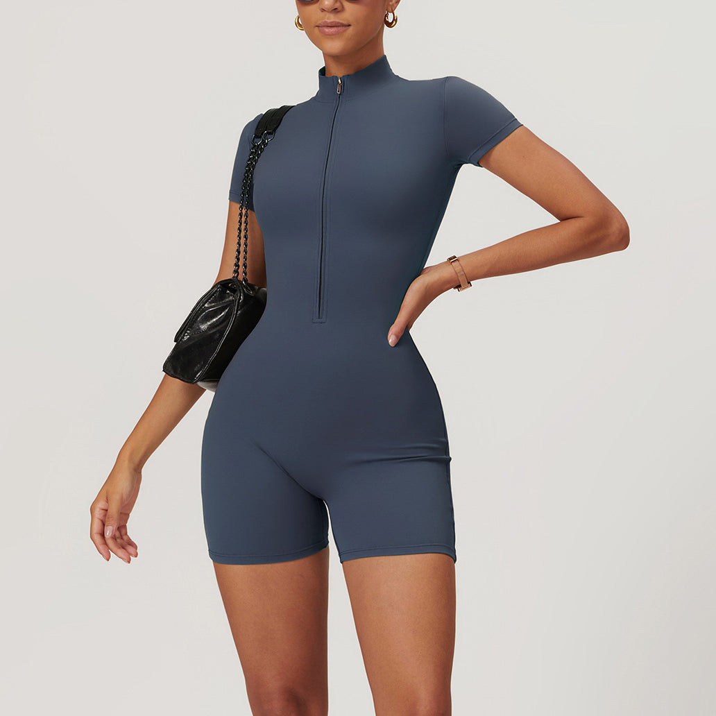 Body sportowe z krótkimi nogawkami i zamkiem dla aktywnych Gulseren