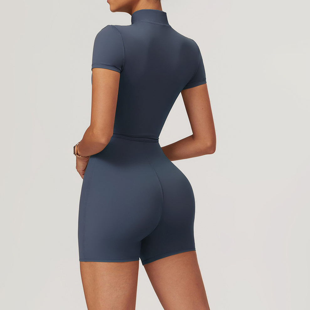 Body sportowe z krótkimi nogawkami i zamkiem dla aktywnych Gulseren