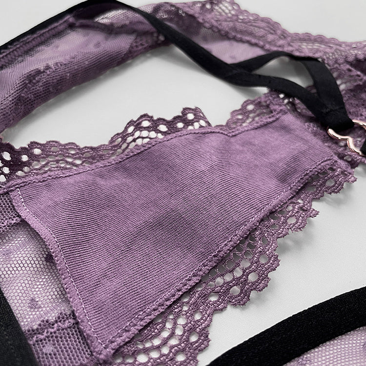 Stringi koronkowe z ozdobnymi paskami na specjalne okazje Aliana