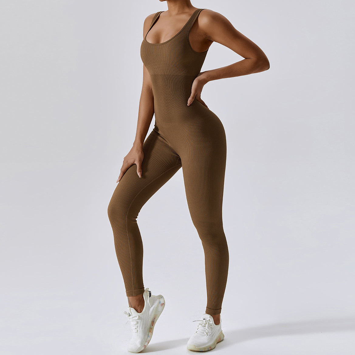 Kombinezon bezszwowy sportowy z ramiączkami do treningu Gustava