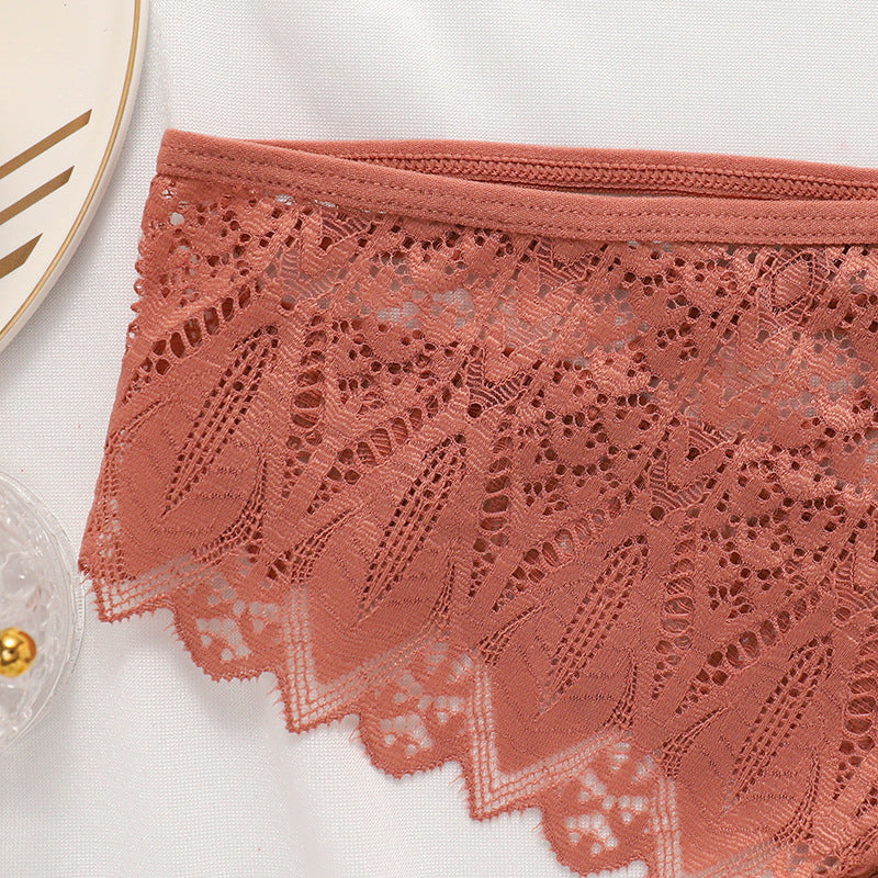 Figi koronkowe z ozdobnymi paseczkami na specjalne okazje Pansie