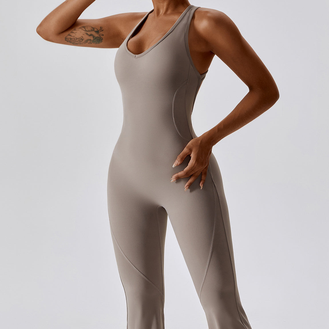 Strój do jogi z odkrytymi plecami elastyczny materiał do ćwiczeń Henny