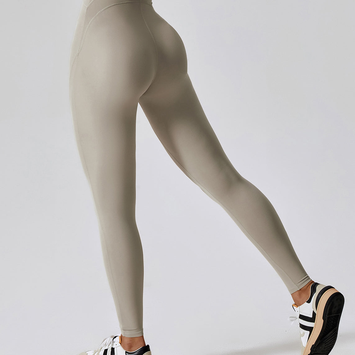 Kombinezon do jogi z elastycznego materiału Riannon