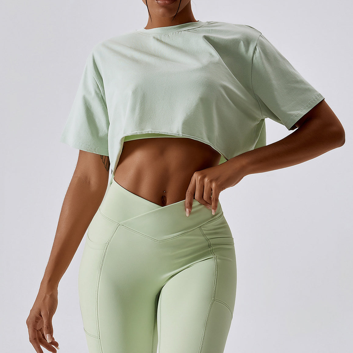 Crop top sportowy do treningu Ansje