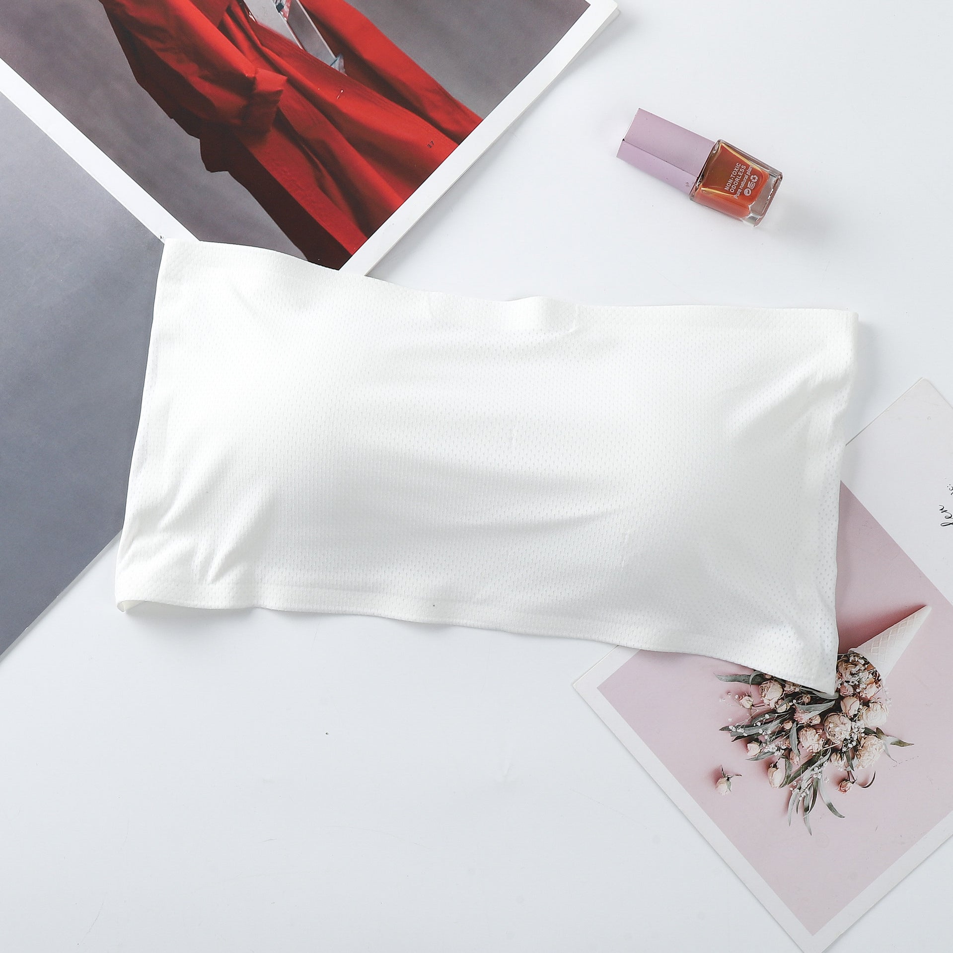 Top usztywniany bez ramiączek do codziennych i eleganckich stylizacji Snezha Biały FREESIZE