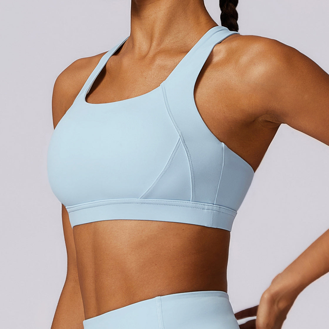 Sportowy top z elastycznego materiału do treningów Kiyo