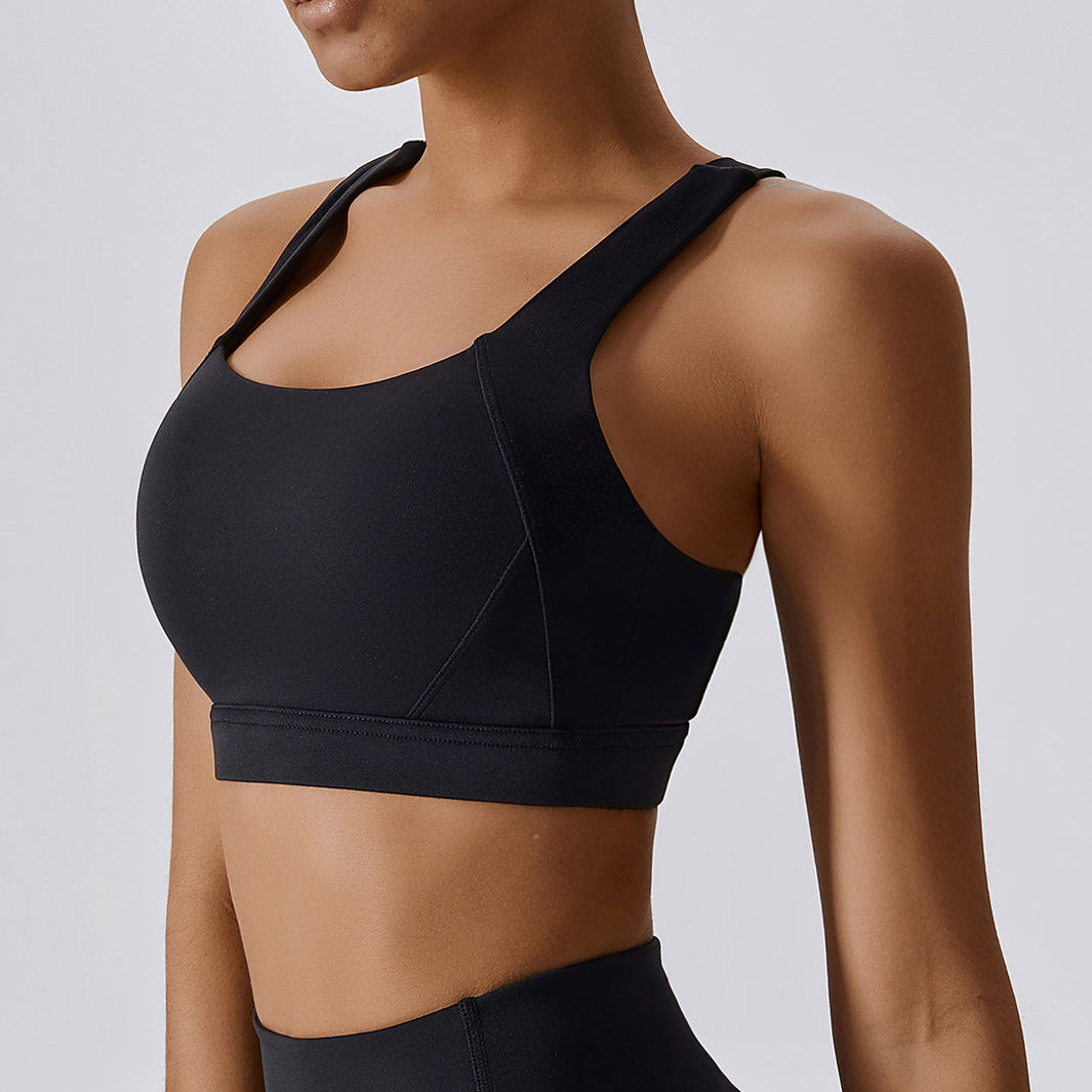 Sportowy top z elastycznego materiału do treningów Kiyo