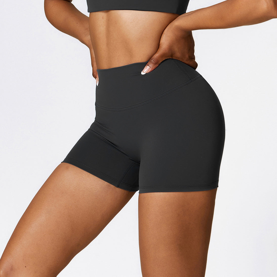 Krótkie legginsy sportowe z wysokim stanem i oddychającym materiałem Betsi