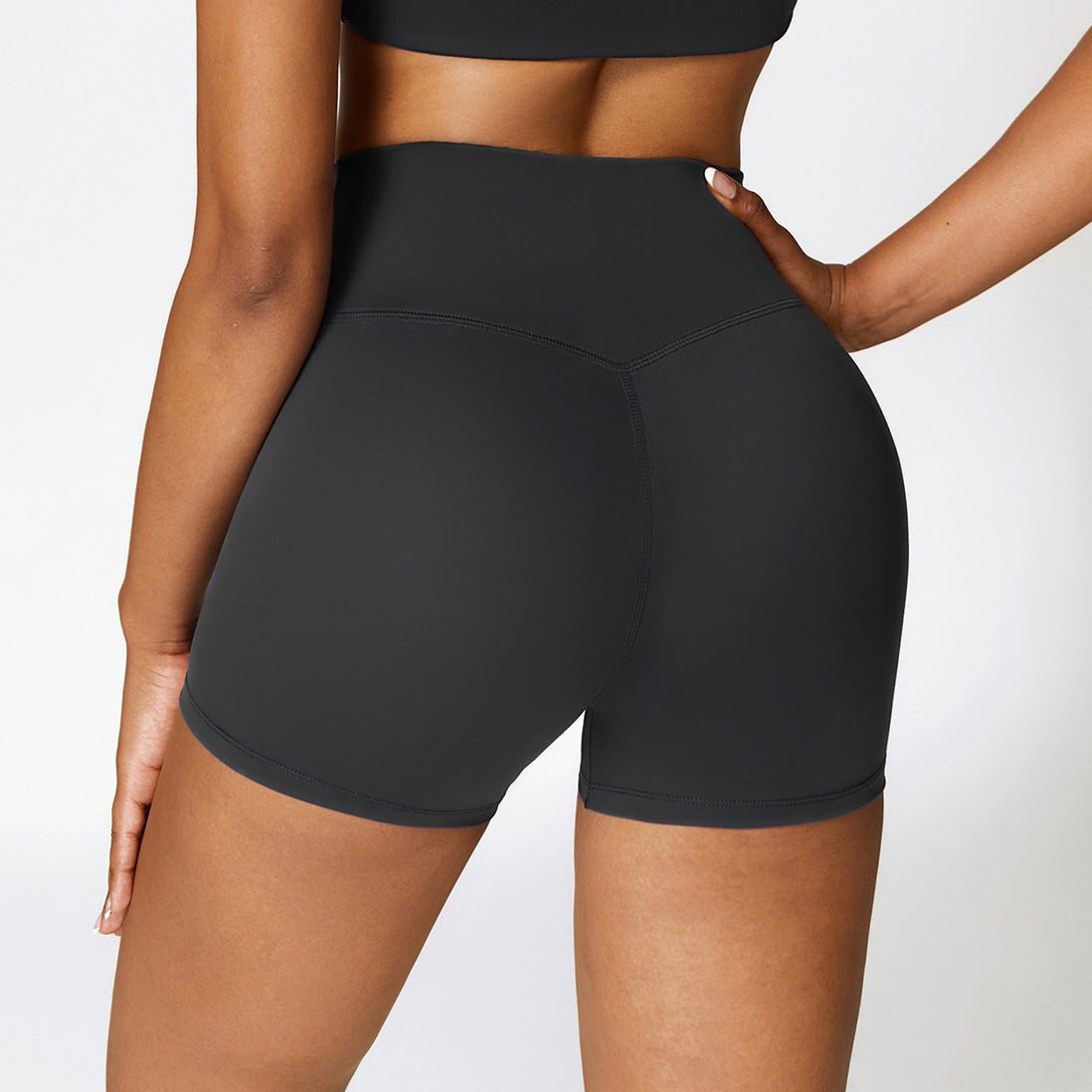 Krótkie legginsy sportowe z wysokim stanem i oddychającym materiałem Betsi