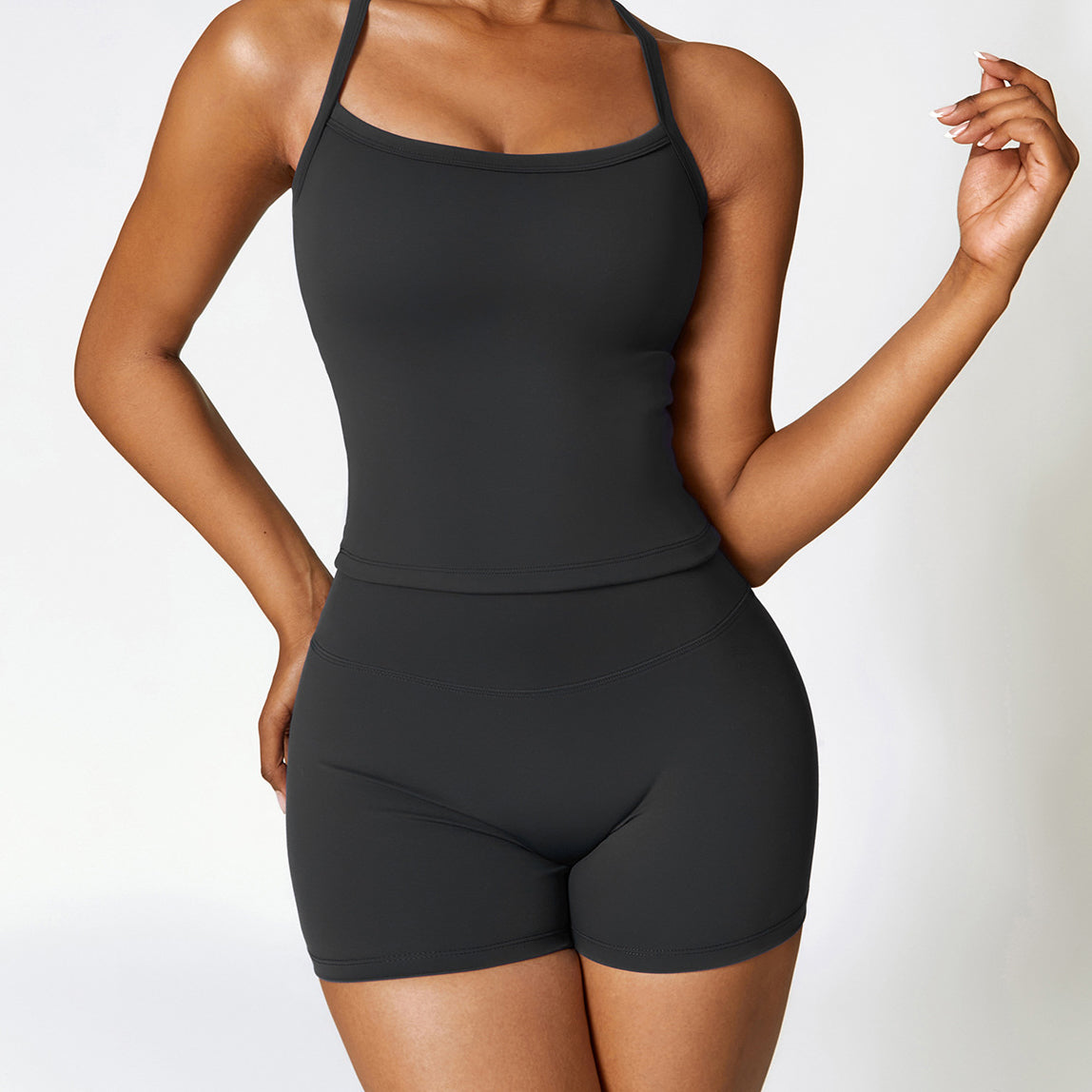 Krótkie legginsy sportowe z wysokim stanem i oddychającym materiałem Betsi