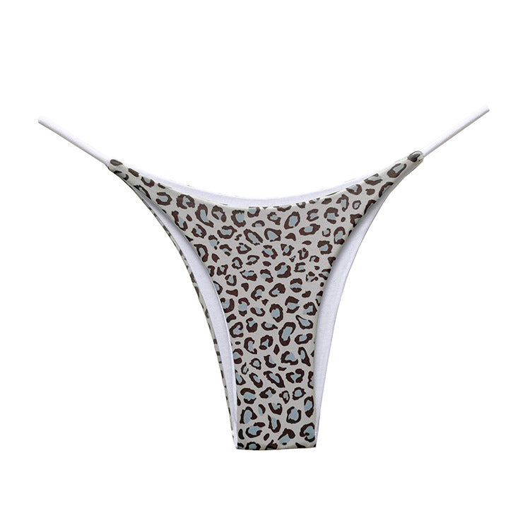 Stringi z delikatnym paskiem niewidoczne pod ubraniem Ronalda Lampart