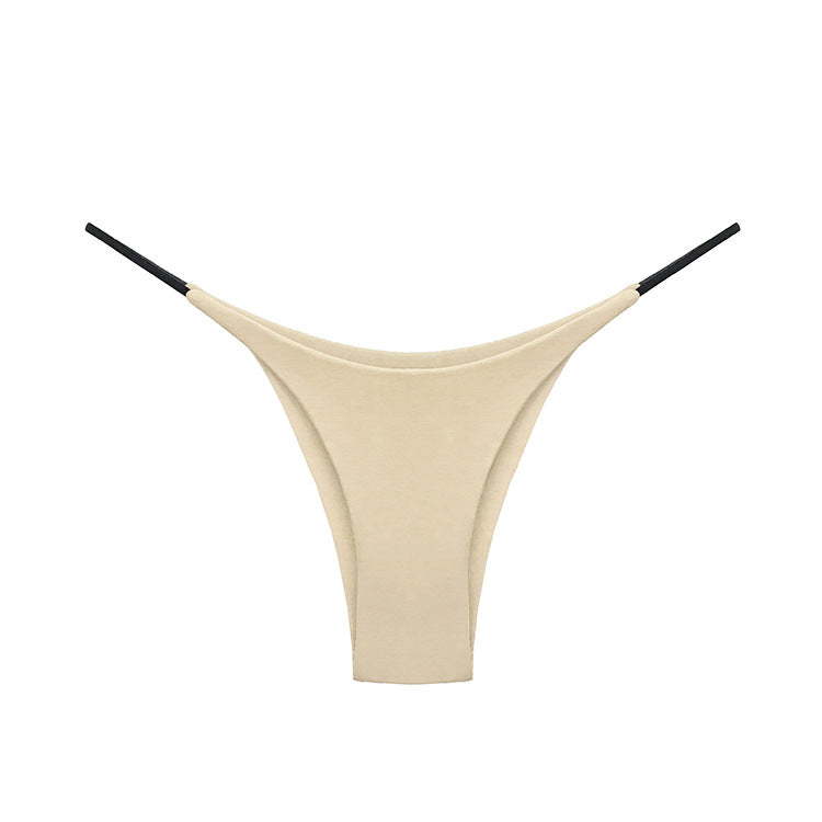 Stringi z delikatnym paskiem niewidoczne pod ubraniem Ronalda Beżowy