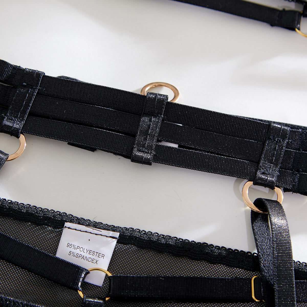 zestaw bieliźniany z ozdobnymi strapsami na romantyczne wieczory Merima