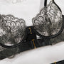Zestaw bielizny z koronkowym haftem na romantyczne wieczory Ivey