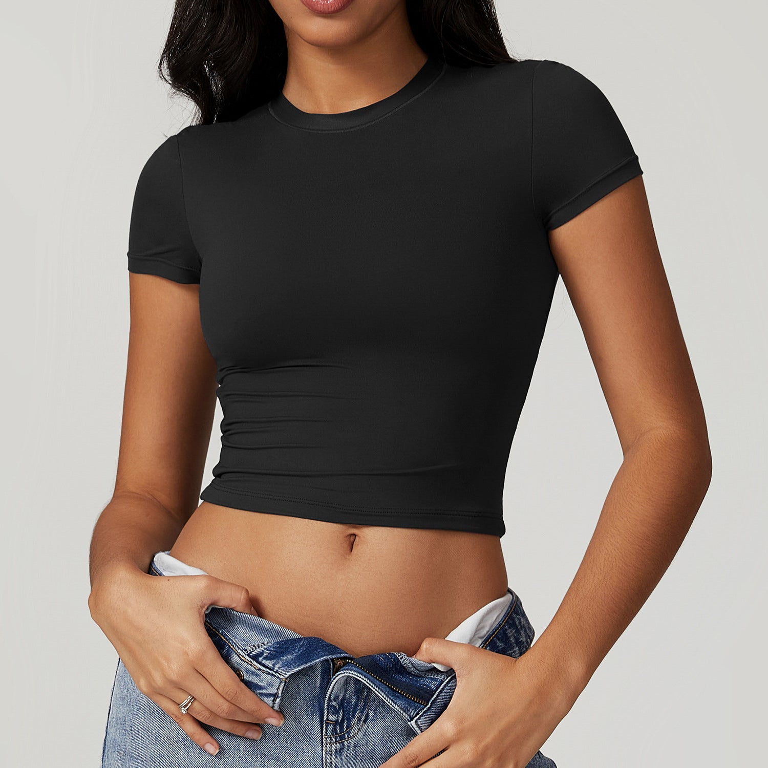 Crop top elastyczny do treningu i na co dzień Karter Czarny