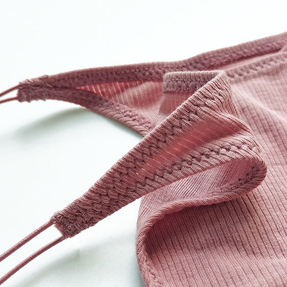 Stringi z cienkimi paseczkami z wysokiej jakości materiału Pauline