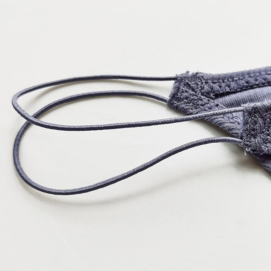 Stringi z cienkimi paseczkami z wysokiej jakości materiału Pauline