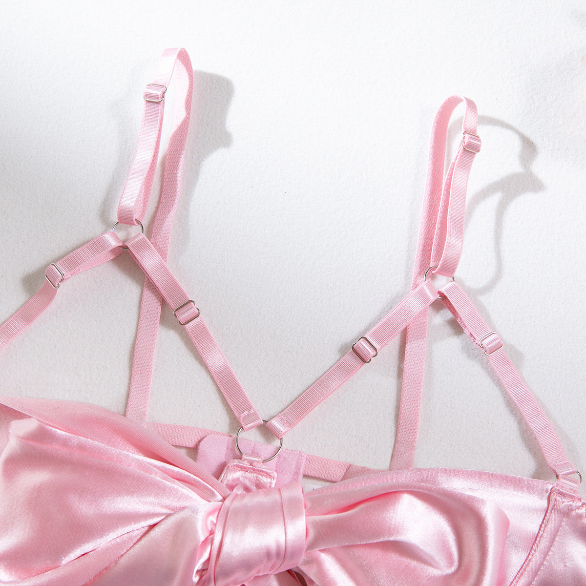 Komplet bielizny z kokardą regulowane ramiączka elegancki styl Radenka