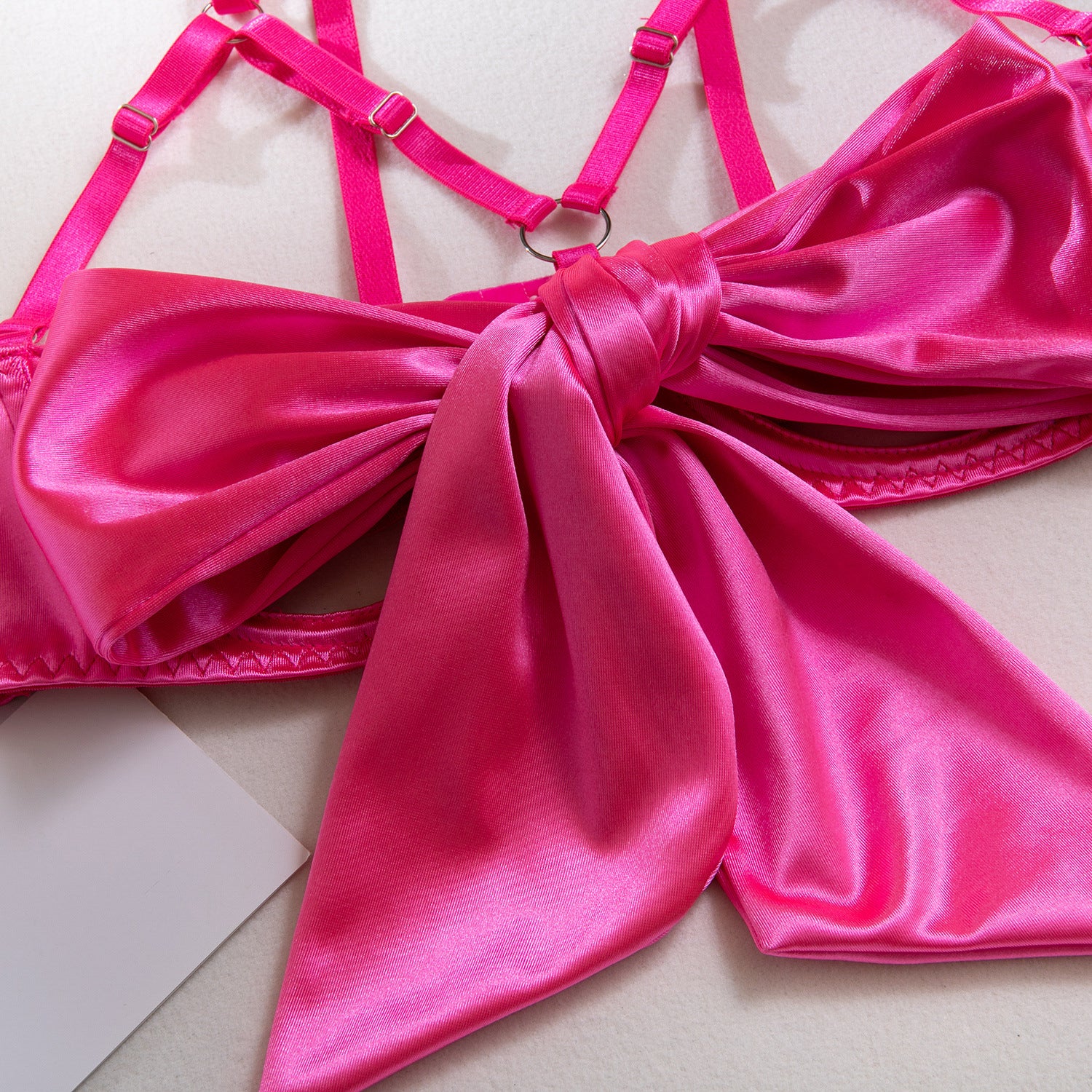 Komplet bielizny z kokardą regulowane ramiączka elegancki styl Radenka