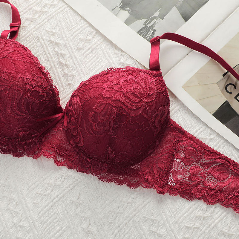 Komplet bielizny koronkowej push-up z satynowym wykończeniem Moran