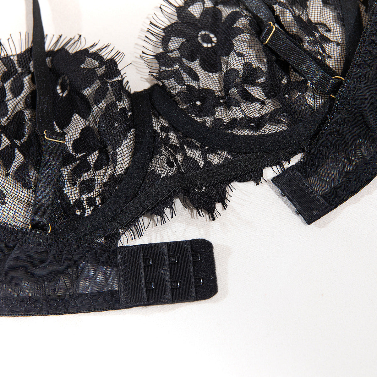 Koronkowy komplet bielizny push-up ze stringami Alheide