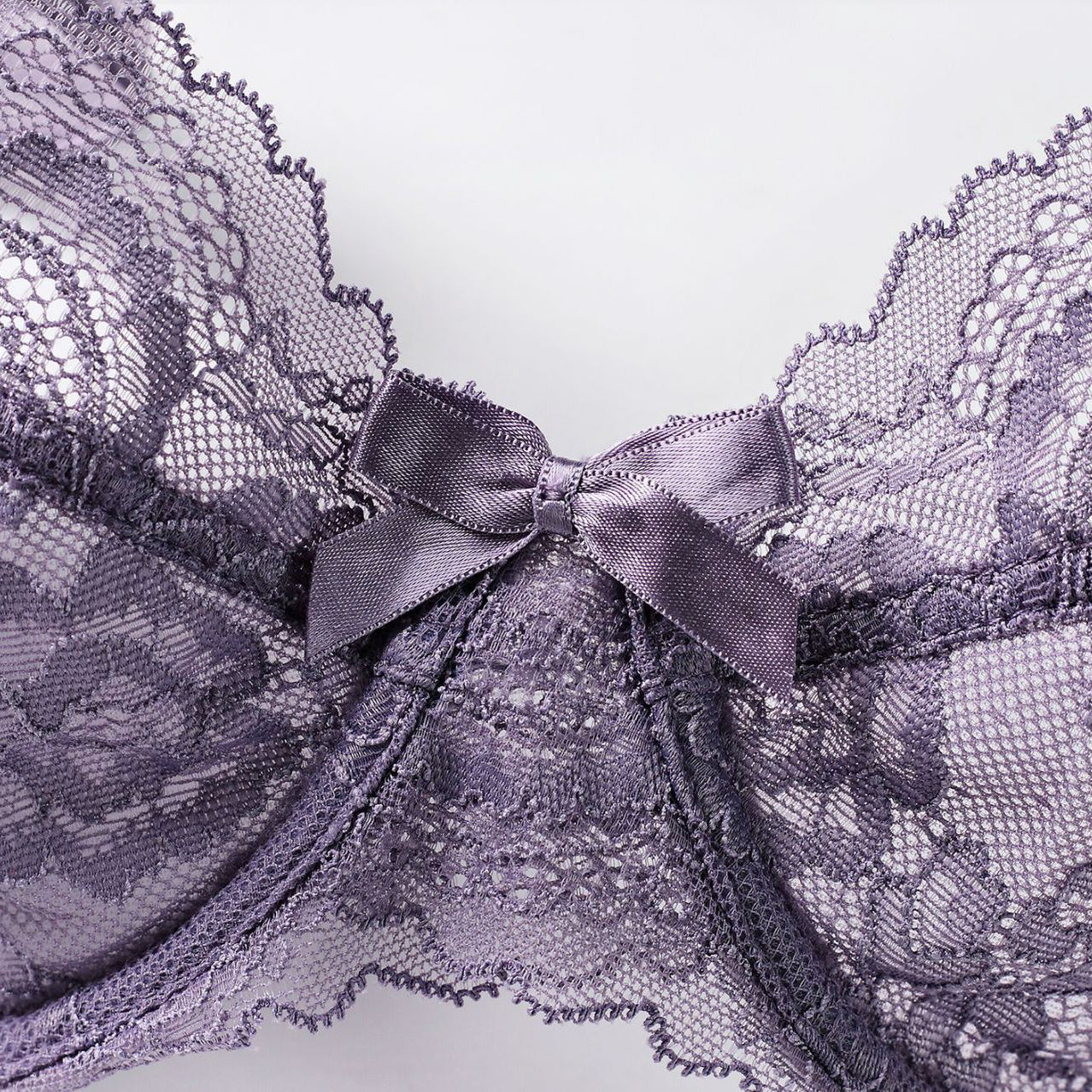 Komplet bielizny z koronki na romantyczne wieczory Eirini