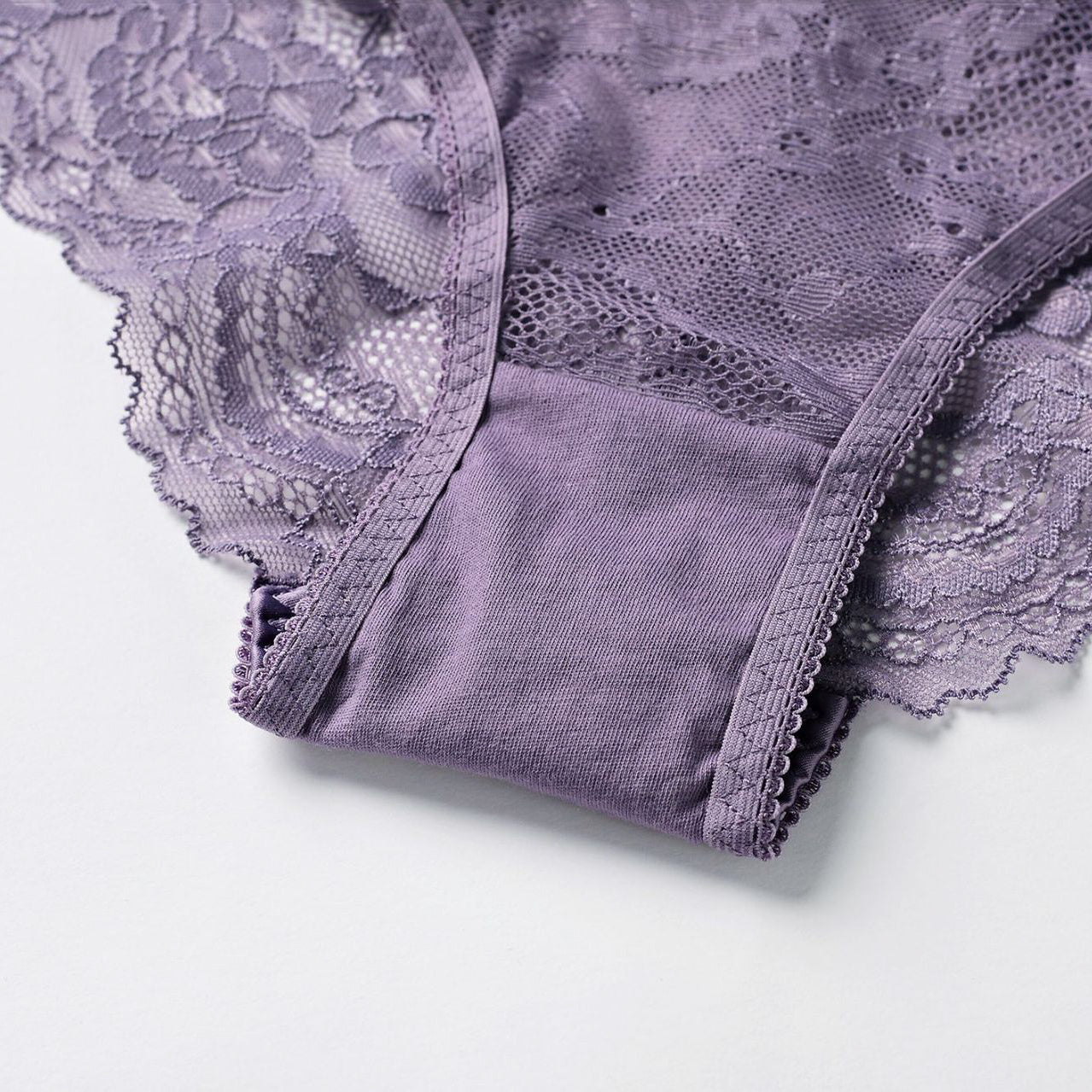 Komplet bielizny z koronki na romantyczne wieczory Eirini