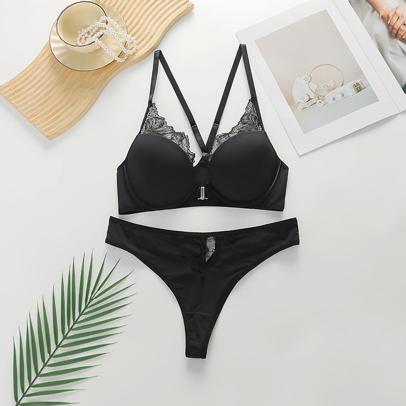 Biustonosz push-up koronkowy z regulowanymi ramiączkami Floriana Czarny