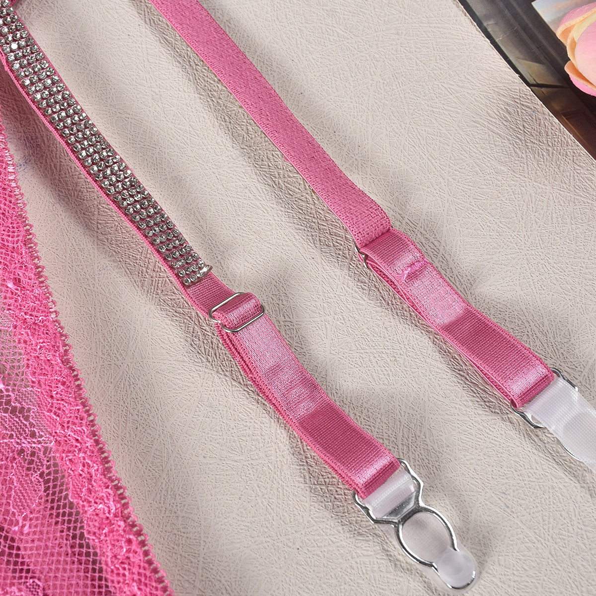 Komplet bielizny transparentnej z subtelnymi detalami Meglena