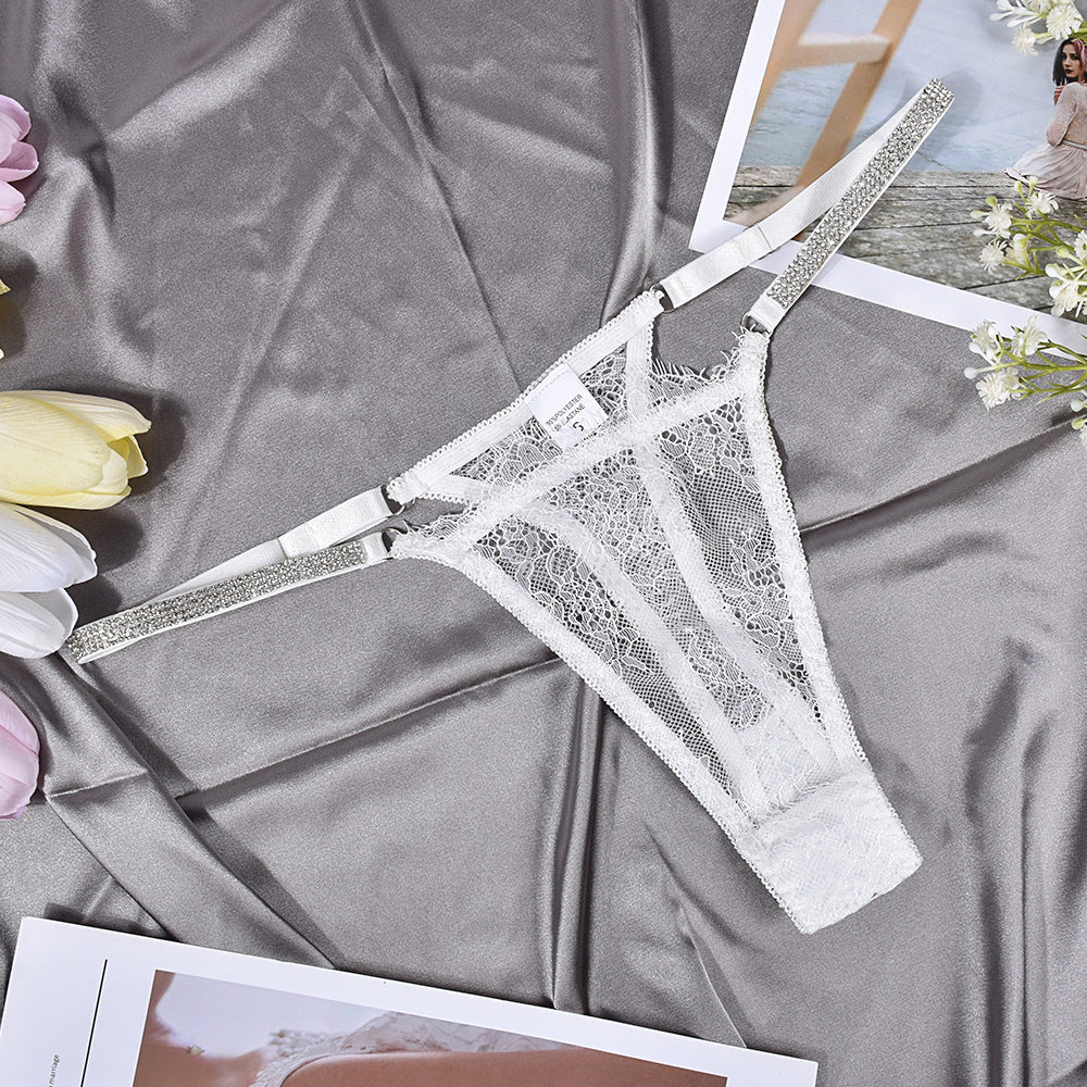 Komplet bielizny transparentnej z subtelnymi detalami Meglena