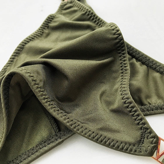 Majtki bikini z ozdobnymi paseczkami Zaylee