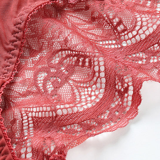 Zestaw bielizny koronkowej z figami regulowanymi Birga