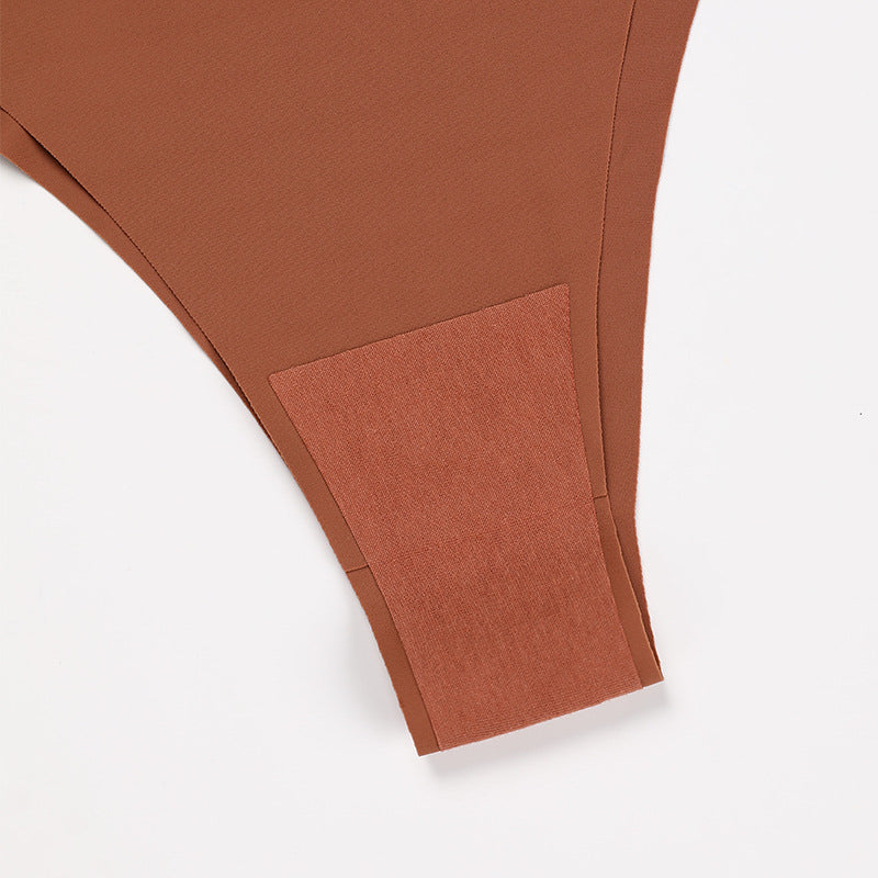 Tangi bezszwowe z ozdobną klamrą na co dzień i okazje Vicki