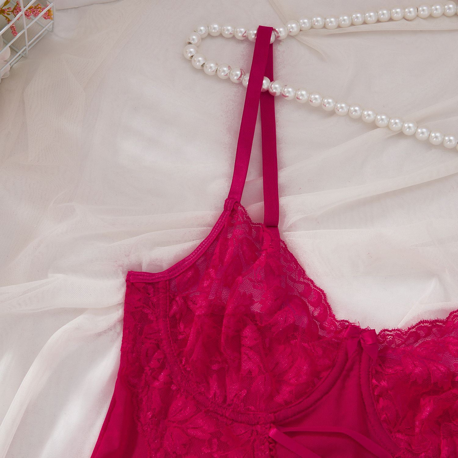 Zestaw nocny satynowy z koronką na romantyczne wieczory Jessalyn