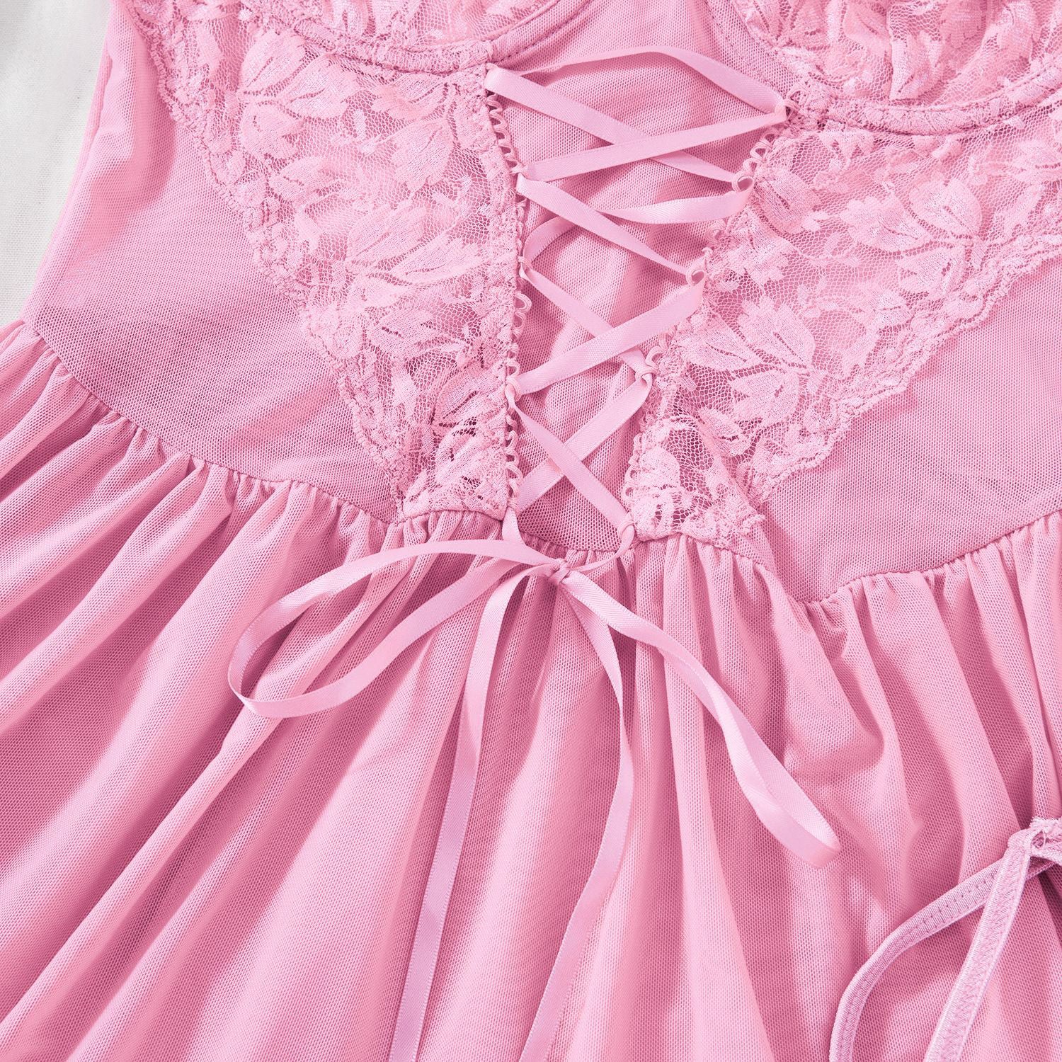 Zestaw nocny satynowy z koronką na romantyczne wieczory Jessalyn