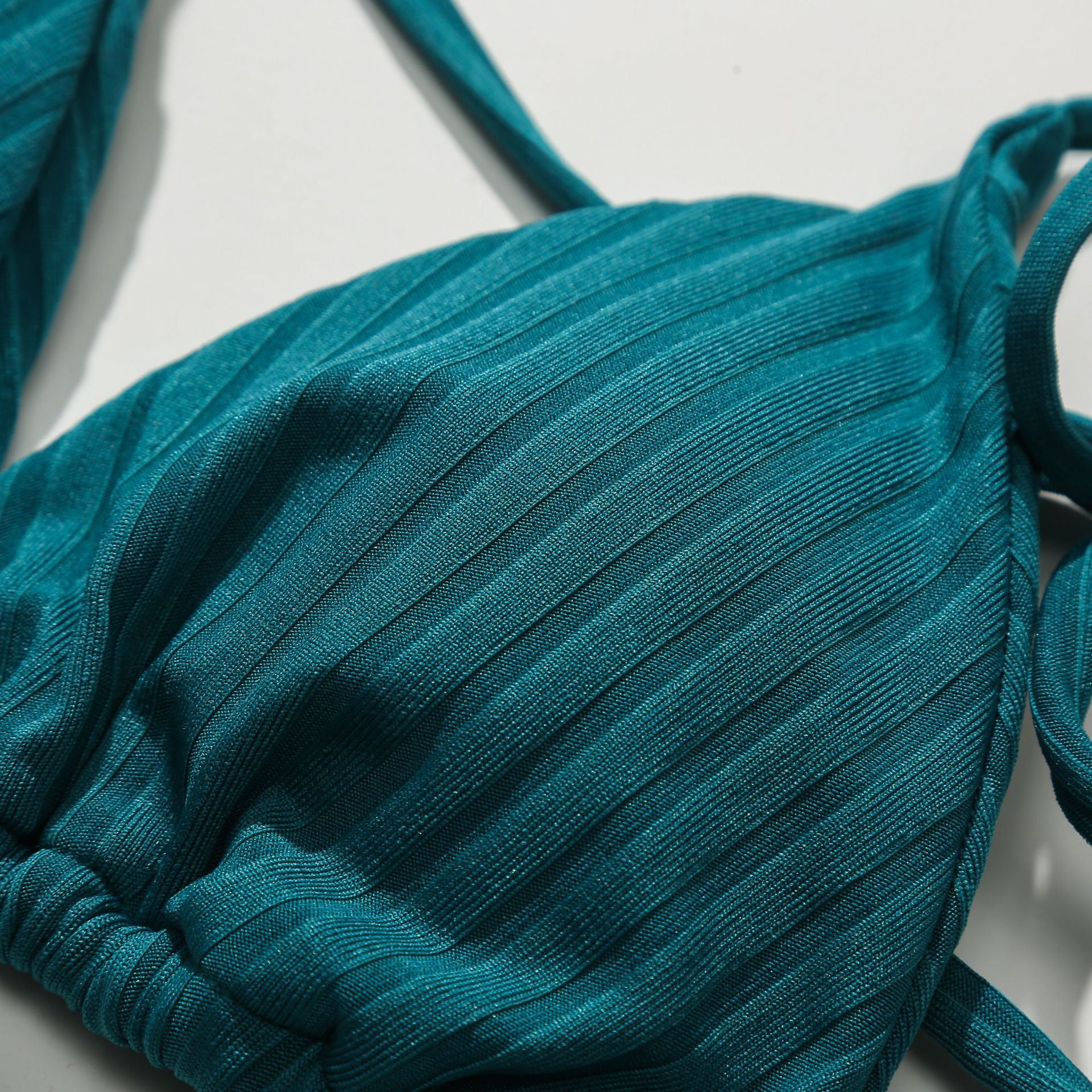 Bikini trójkątne prążkowane na plażę i basen Tovah