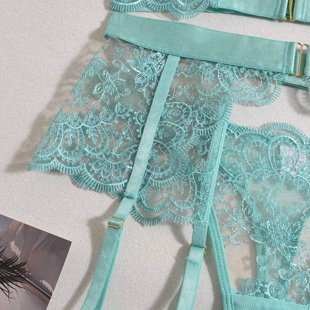 Komplet bielizny koronkowej z push-upem i pasem do pończoch Egypt