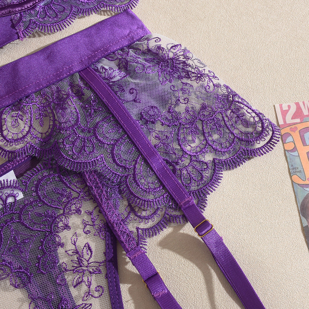 Komplet bielizny koronkowej z push-upem i pasem do pończoch Egypt