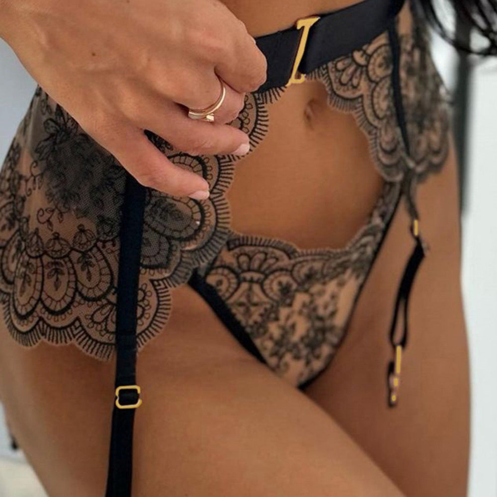 Komplet bielizny koronkowej z push-upem i pasem do pończoch Egypt