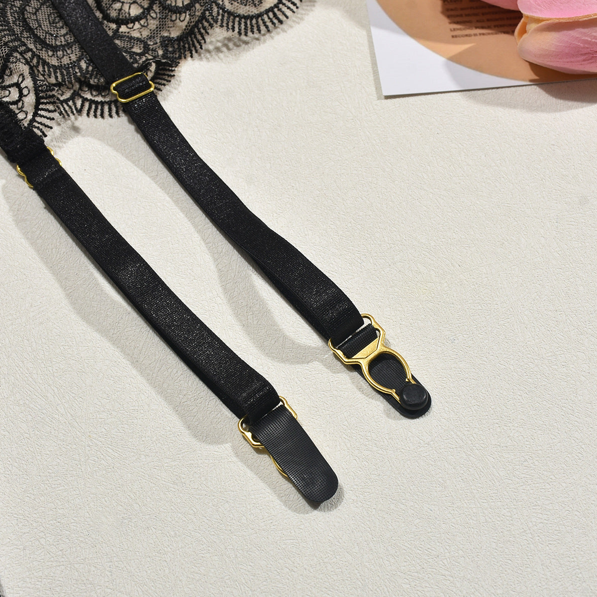 Komplet bielizny koronkowej z push-upem i pasem do pończoch Egypt