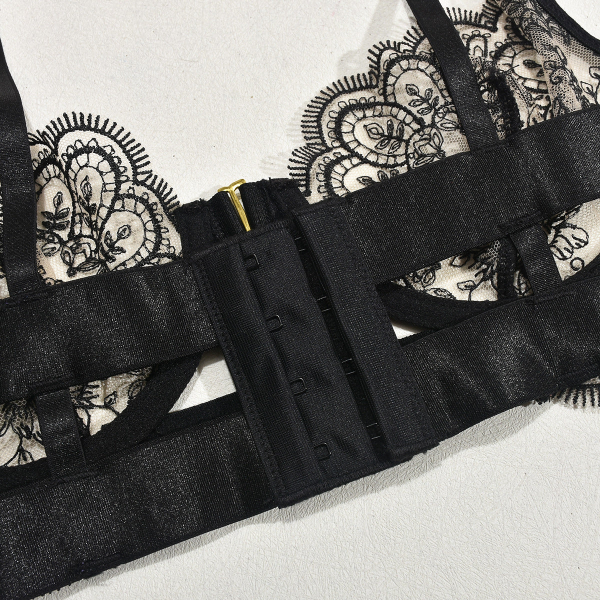 Komplet bielizny koronkowej z push-upem i pasem do pończoch Egypt