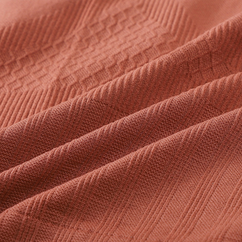 Stringi z wysokim stanem z delikatną koronką Lotte