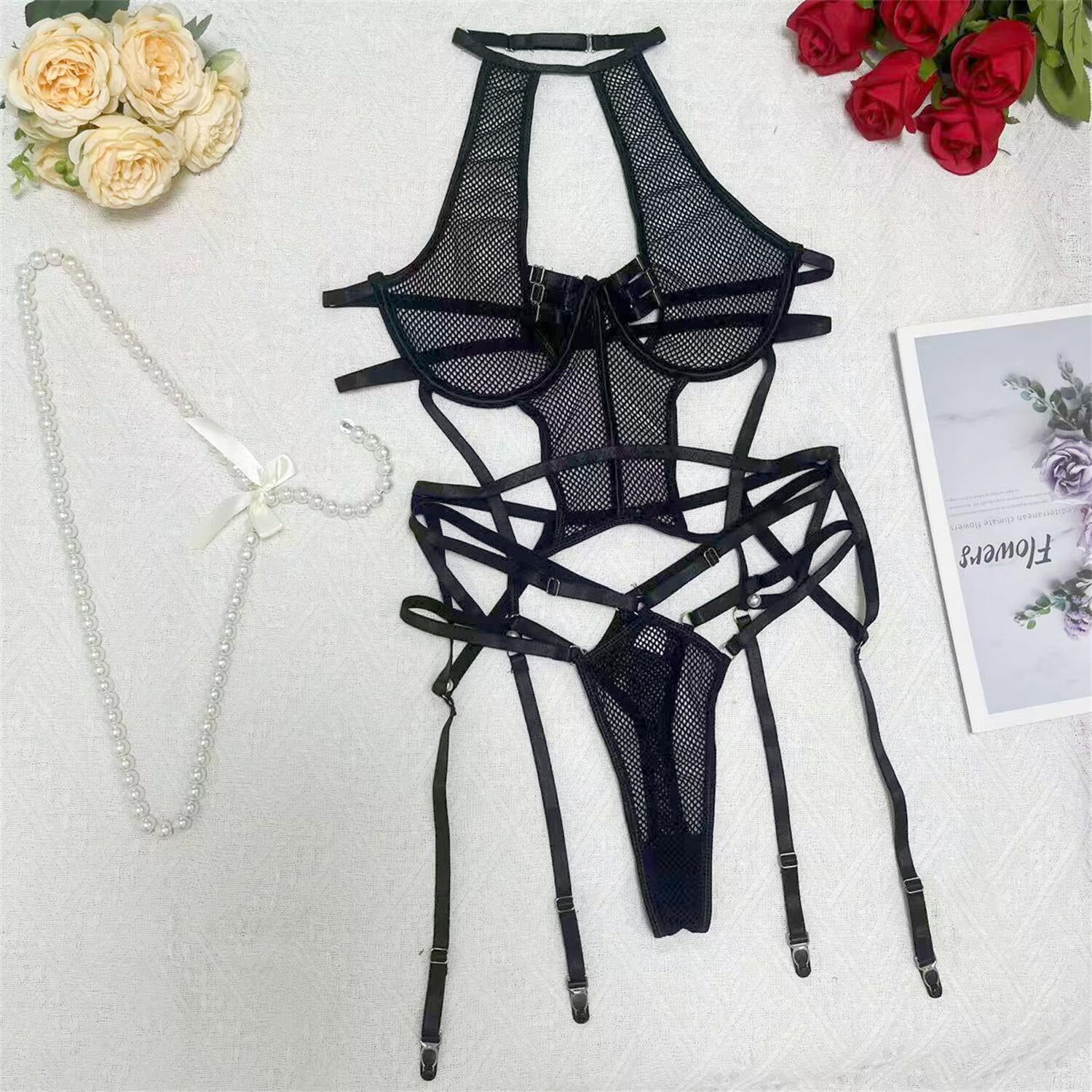 Komplet bielizny harness z regulowanymi paskami na romantyczne wieczory Lilea Czarny