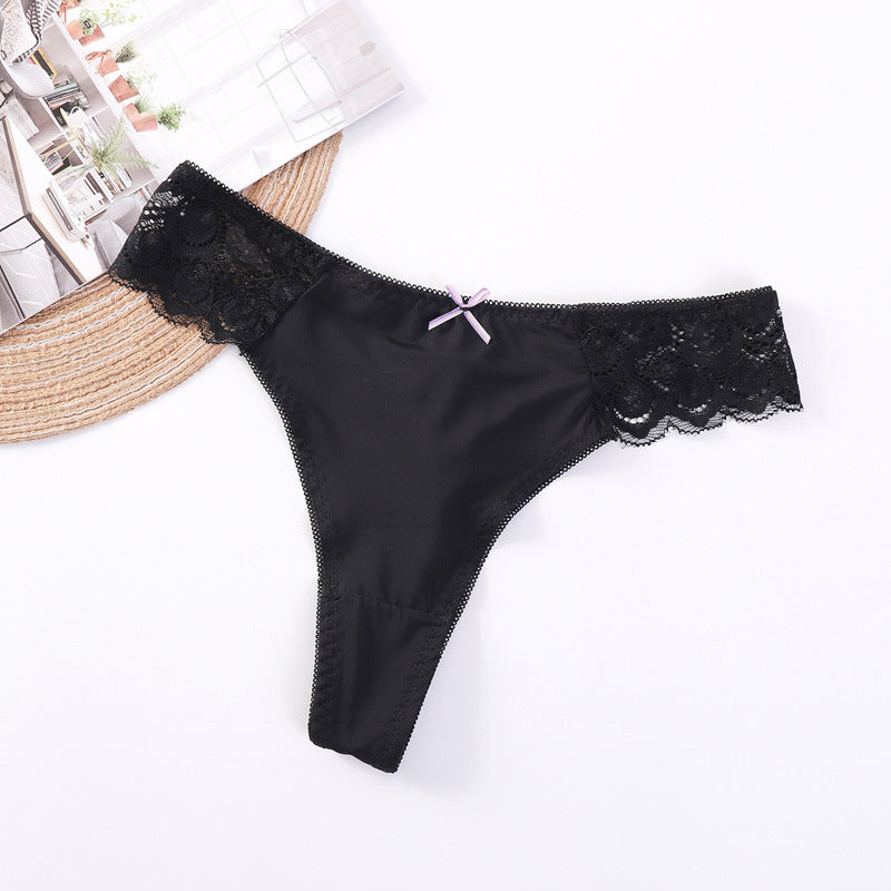 Majtki z koronką na biodrach z kokardką Ainikki Czarny