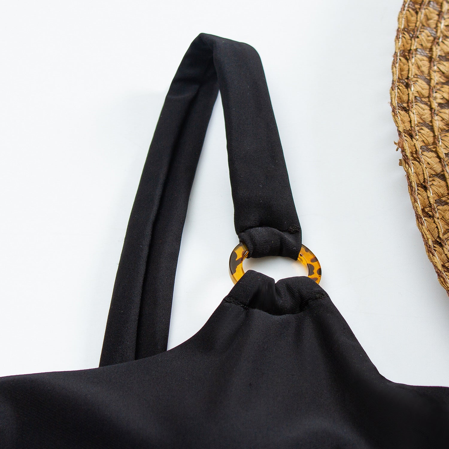 Strój kąpielowy jednoczęściowy z nowoczesnymi wycięciami Alicia