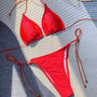 Bikini trójkątne z regulowanymi wiązaniami na plażę Dinny Czerwony